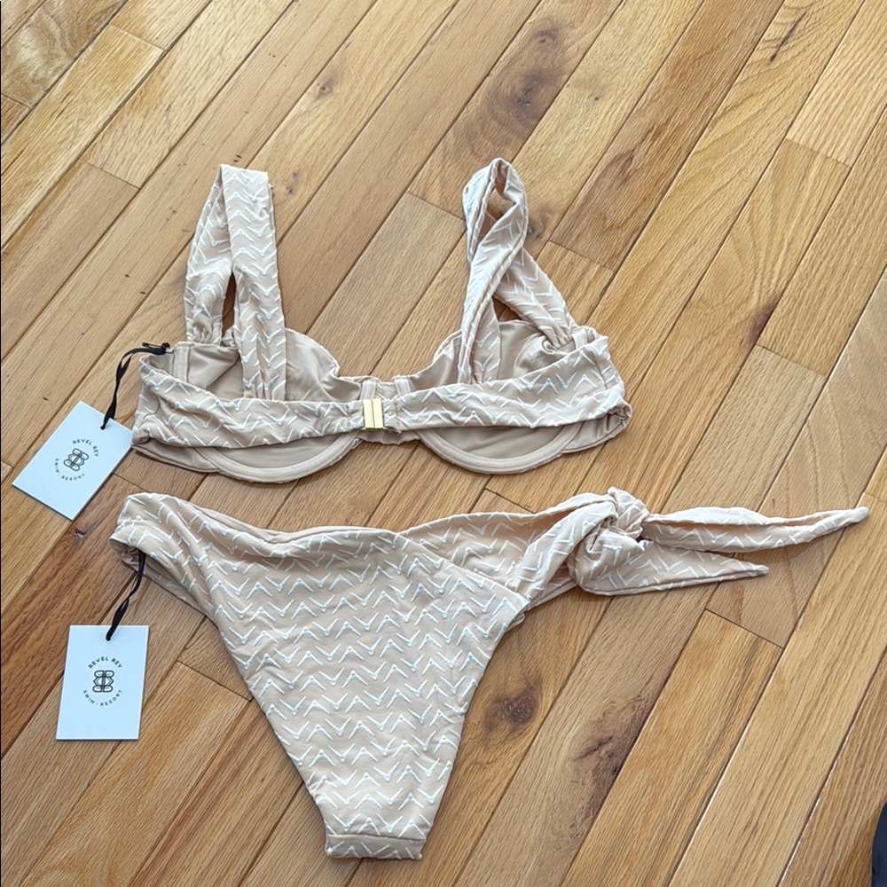 Revel Rey Swim Resort Top - Picture 5 of 7